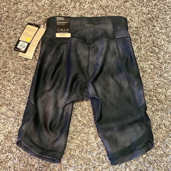 CALIA Essential High Rise Bermuda Shorts - Picture 3 of 4